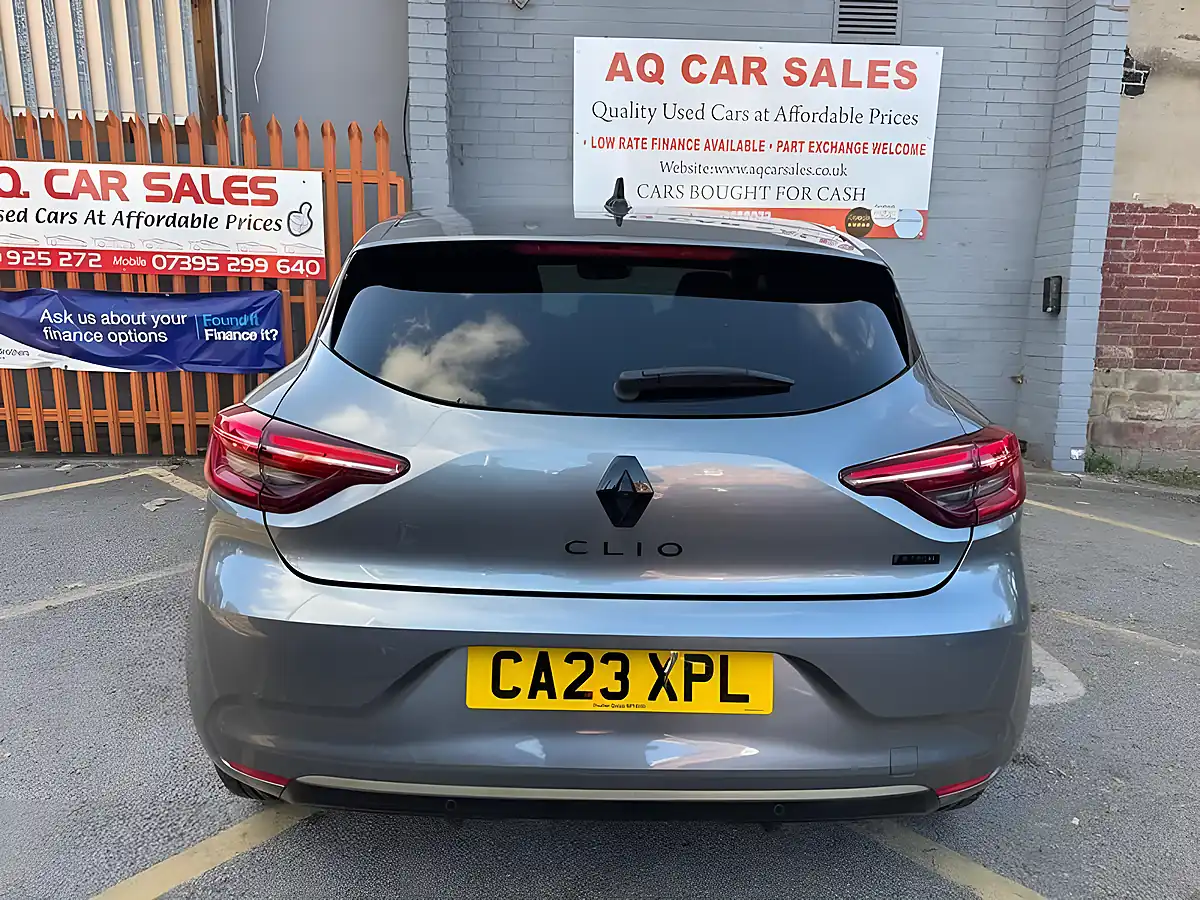 Used 2023 Renault Clio E-Tech Engineered Grey - Interior and Exterior details 6