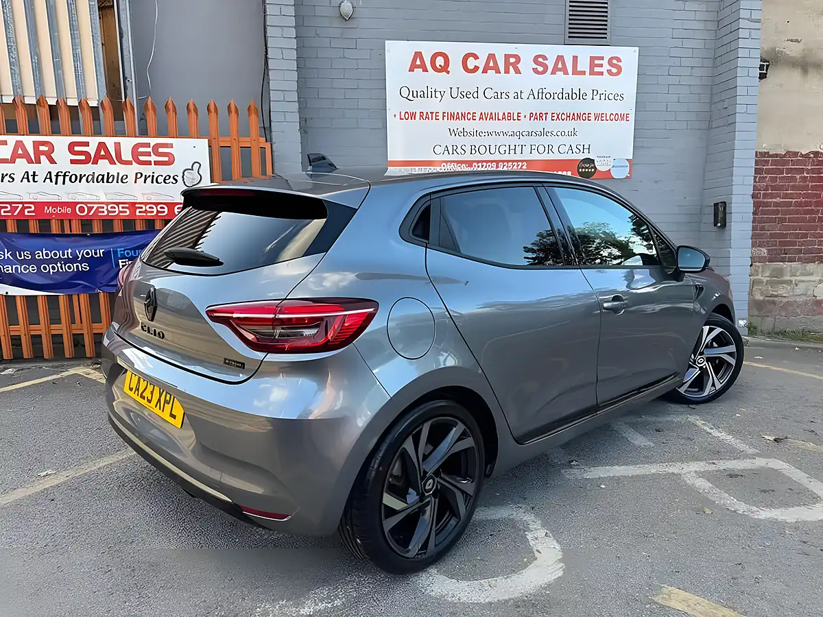 Used 2023 Renault Clio E-Tech Engineered Grey - Interior and Exterior details 7