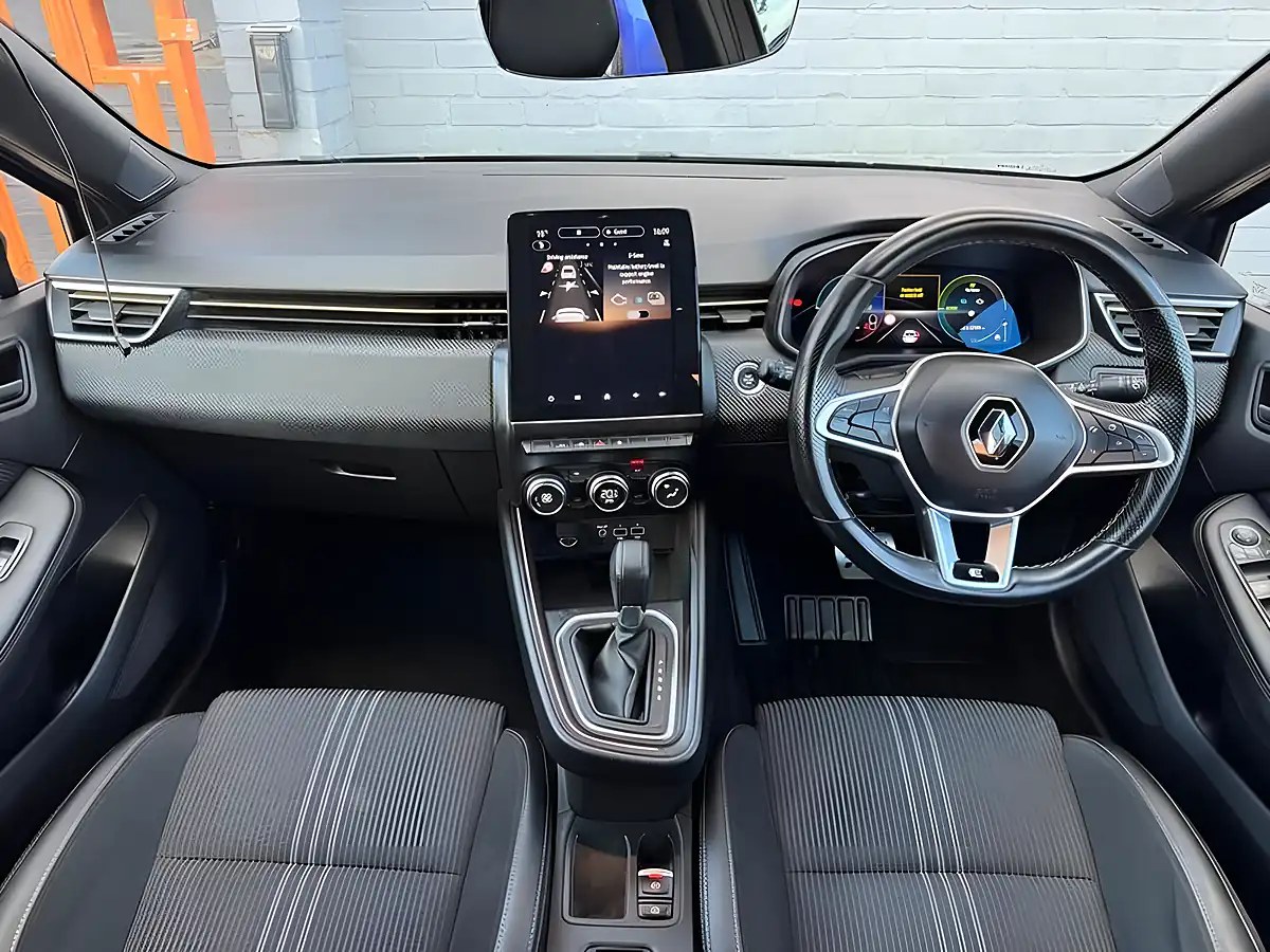 Used 2023 Renault Clio E-Tech Engineered Grey - Interior and Exterior details 9