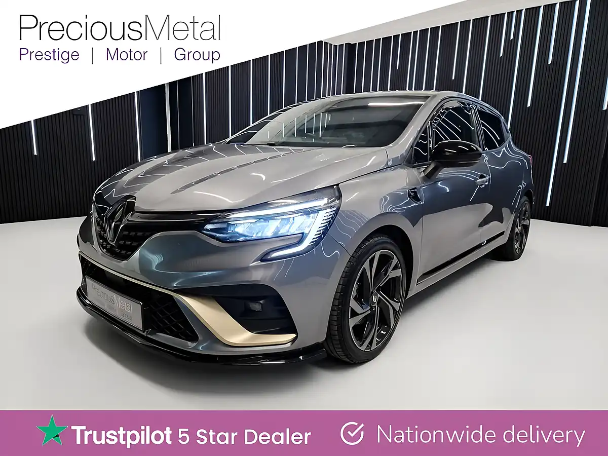Used 2023 Renault Clio Engineered Grey - Front View