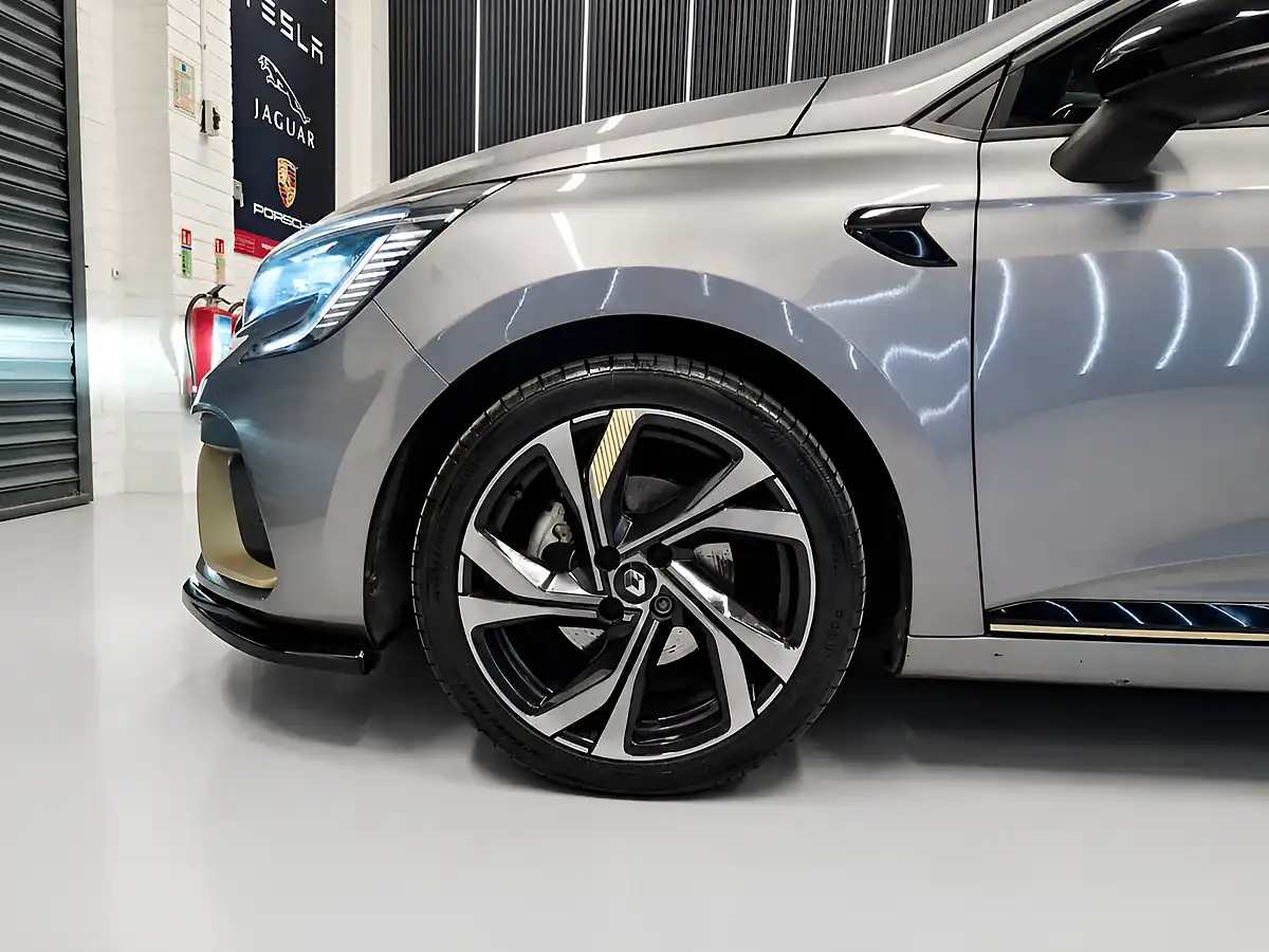 Used 2023 Renault Clio Engineered Grey - Interior and Exterior details 16