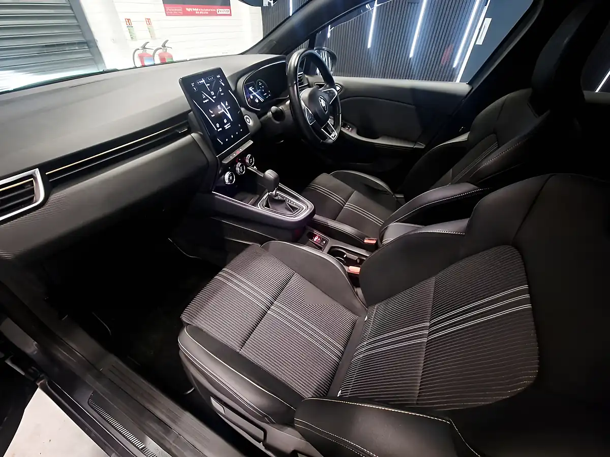Used 2023 Renault Clio Engineered Grey - Interior and Exterior details 19