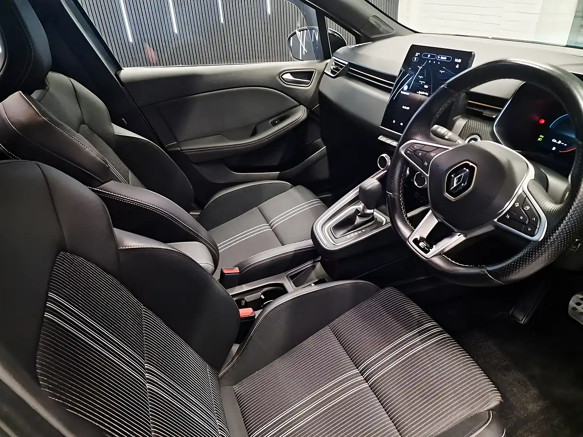 Used 2023 Renault Clio Engineered Grey - Interior and Exterior details 8
