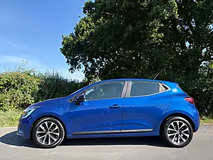 Used 2023 Renault Clio Evolution Blue - Interior and Exterior details 5
