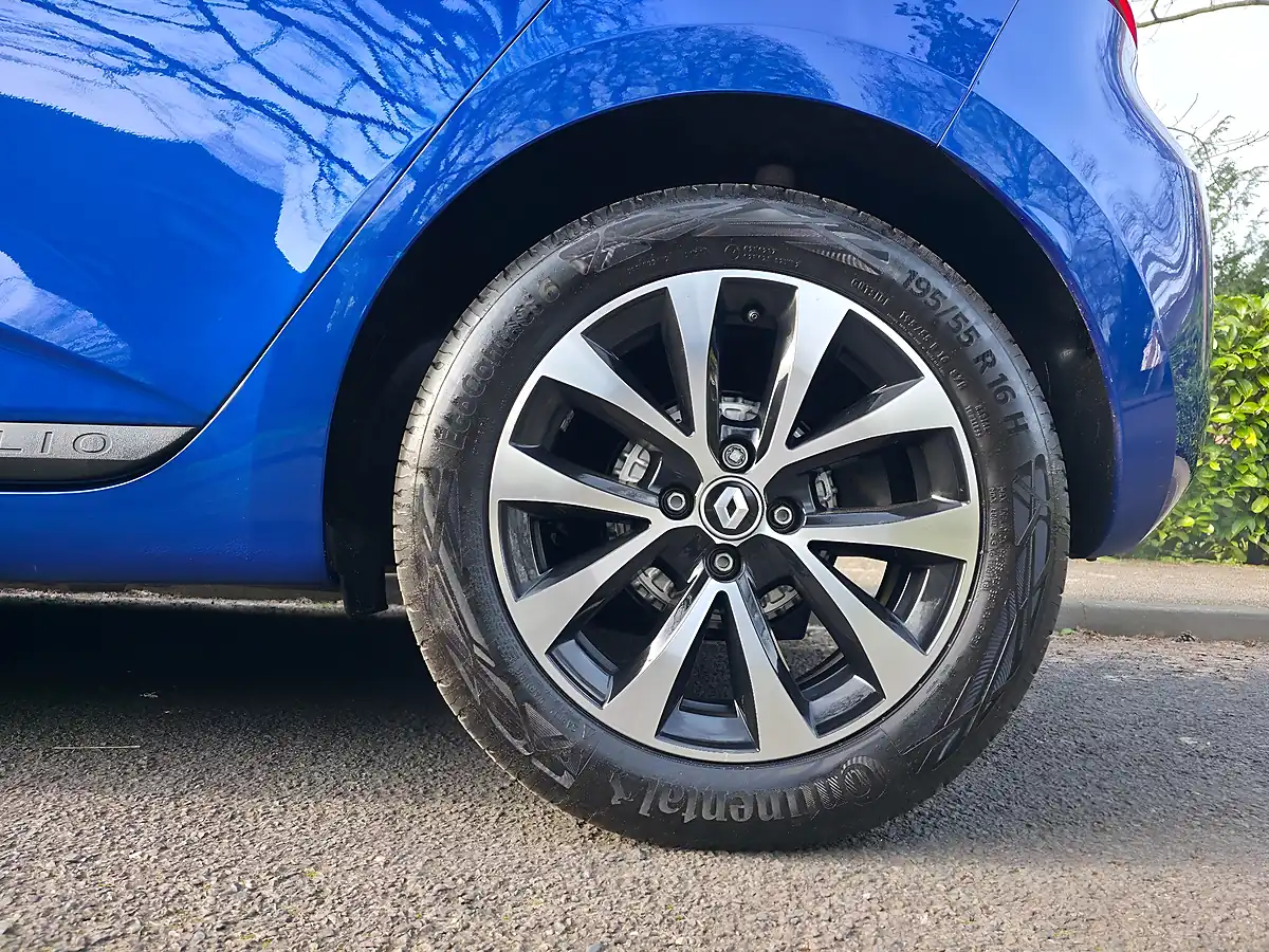 Used 2023 Renault Clio Evolution Blue - Interior and Exterior details 14