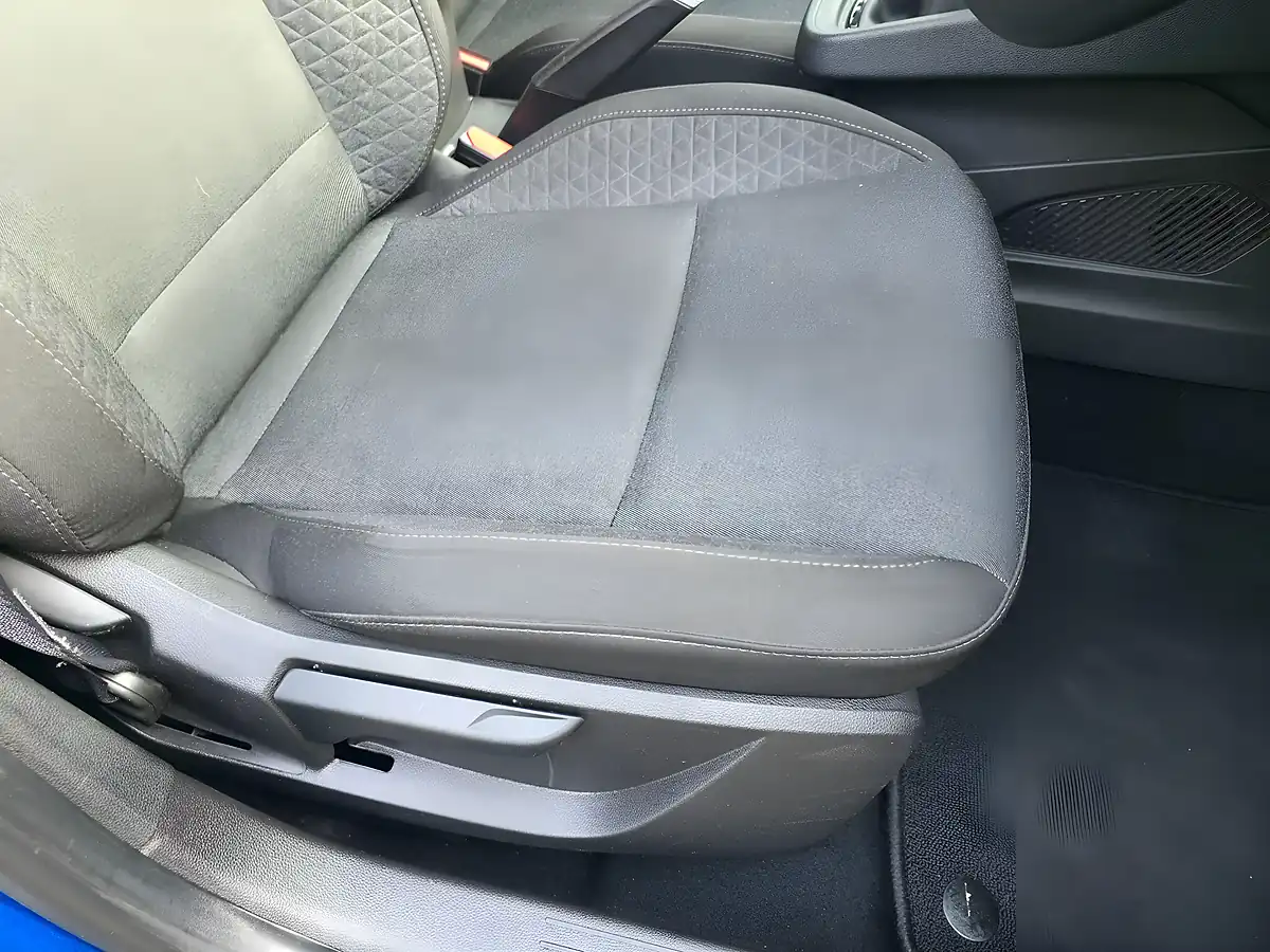 Used 2023 Renault Clio Evolution Blue - Interior and Exterior details 19
