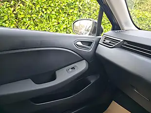 Used 2023 Renault Clio Evolution Blue - Interior and Exterior details 9