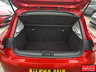 Used 2023 Renault Clio Evolution Flame Red - Interior and Exterior details 11