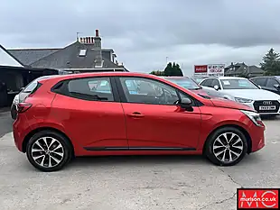 Used 2023 Renault Clio Evolution Flame Red - Interior and Exterior details 3