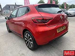 Used 2023 Renault Clio Evolution Flame Red - Interior and Exterior details 7