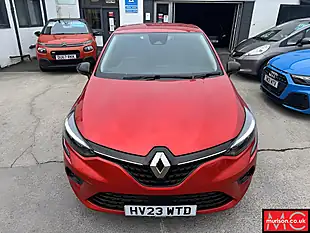 Used 2023 Renault Clio Evolution Flame Red - Interior and Exterior details 9
