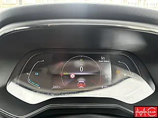 Used 2023 Renault Clio Evolution Flame Red - Interior and Exterior details 16