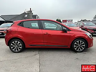 Used 2023 Renault Clio Evolution Flame Red - Interior and Exterior details 3