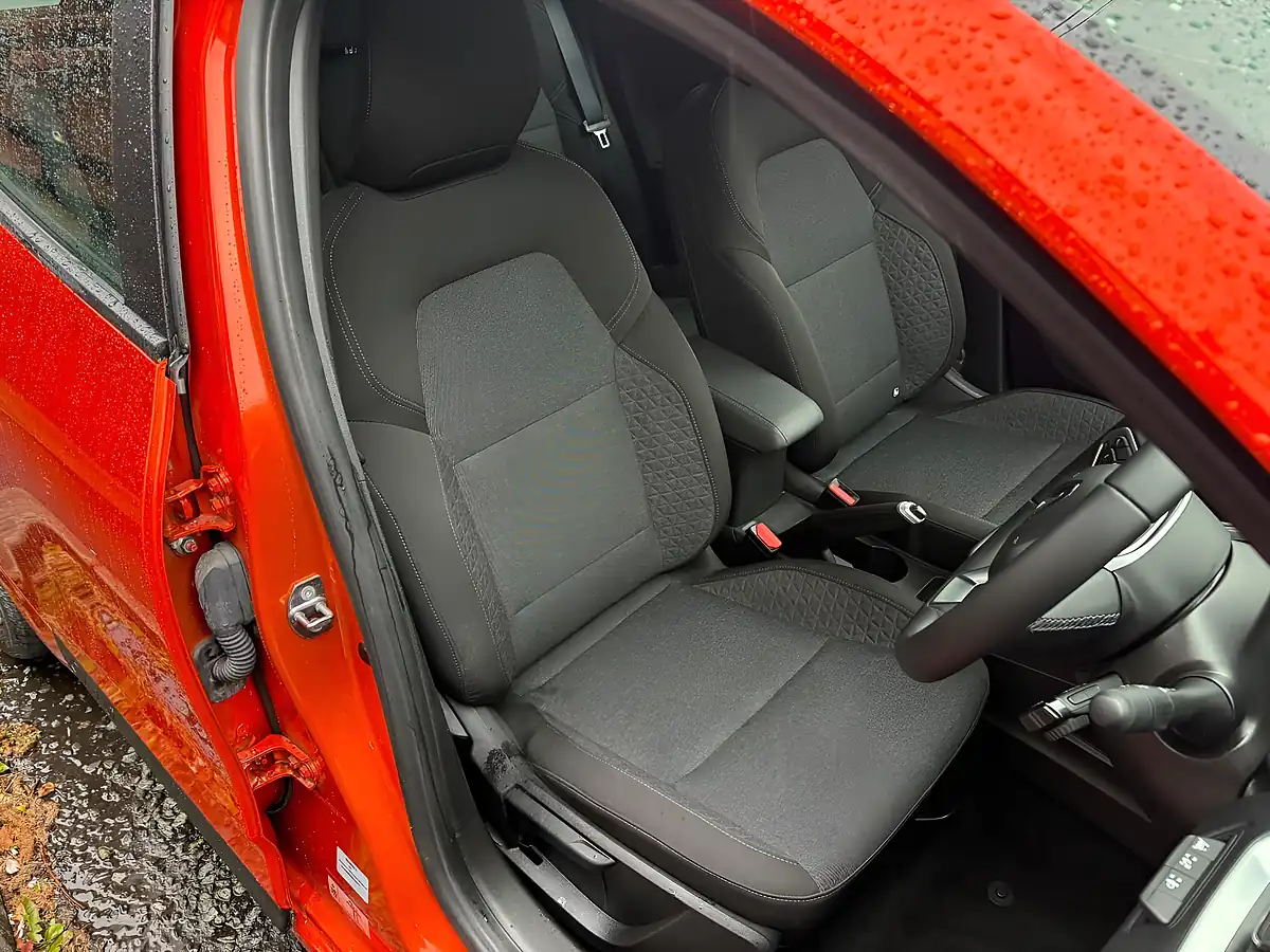 Used 2023 Renault Clio Evolution Orange - Interior and Exterior details 10