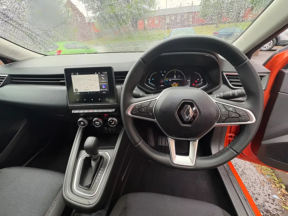 Used 2023 Renault Clio Evolution Orange - Interior and Exterior details 17