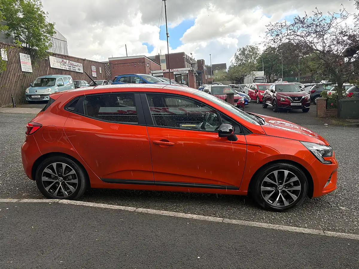 Used 2023 Renault Clio Evolution Orange - Interior and Exterior details 2