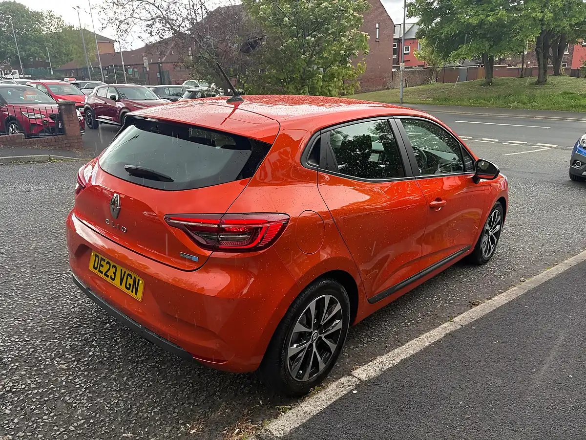 Used 2023 Renault Clio Evolution Orange - Interior and Exterior details 3