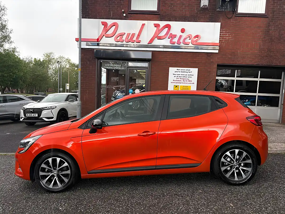 Used 2023 Renault Clio Evolution Orange - Interior and Exterior details 6