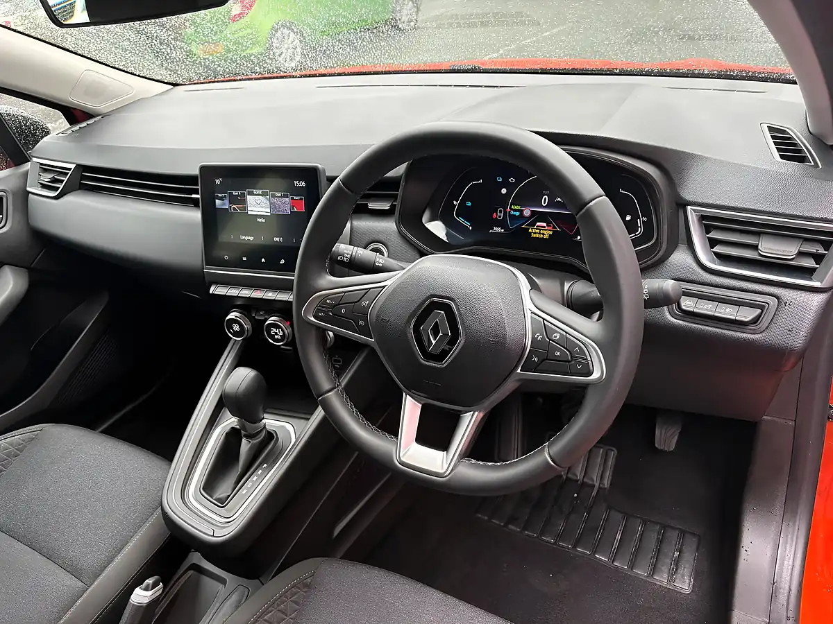 Used 2023 Renault Clio Evolution Orange - Interior and Exterior details 9