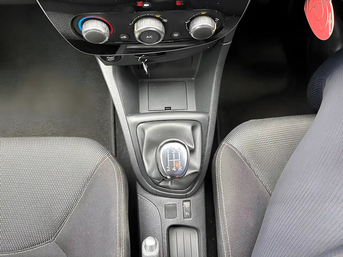 Used 2023 Renault Clio Play Grey - Interior and Exterior details 10