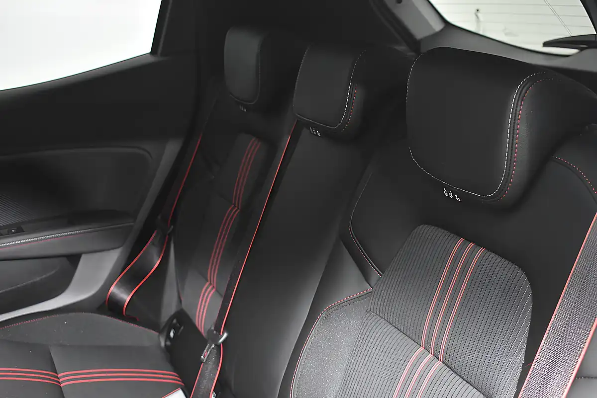 Used 2023 Renault Clio RS Line Glacier White - Interior and Exterior details 15