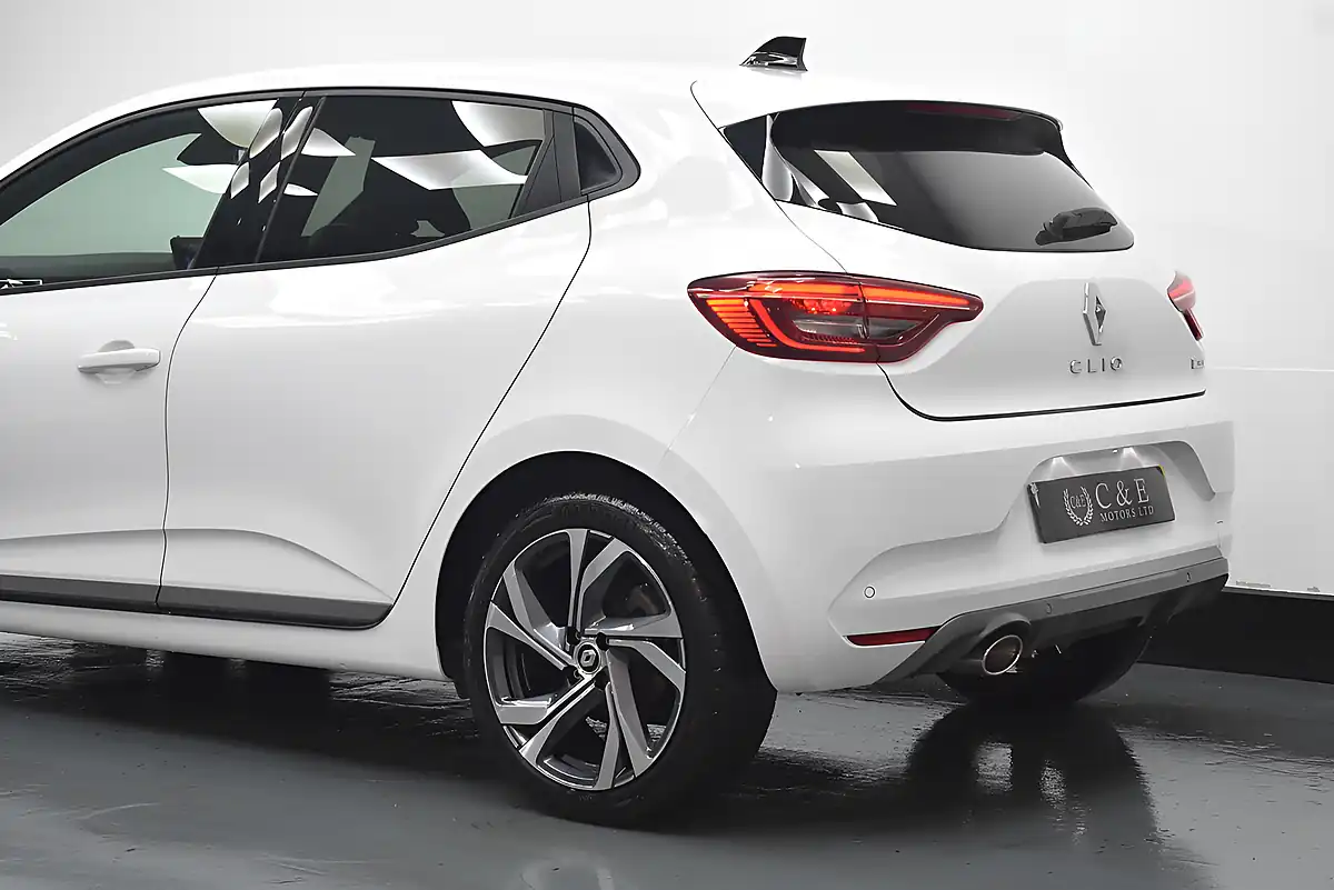 Used 2023 Renault Clio RS Line Glacier White - Interior and Exterior details 16
