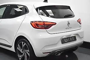 Used 2023 Renault Clio RS Line Glacier White - Interior and Exterior details 18
