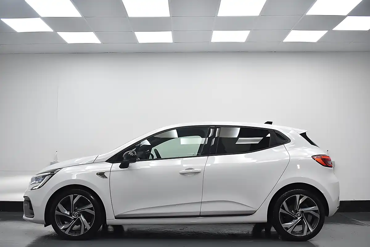 Used 2023 Renault Clio RS Line Glacier White - Interior and Exterior details 2
