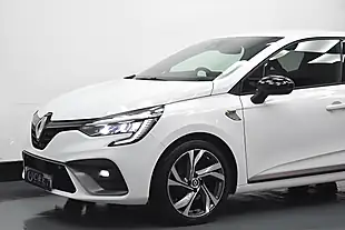 Used 2023 Renault Clio RS Line Glacier White - Interior and Exterior details 3