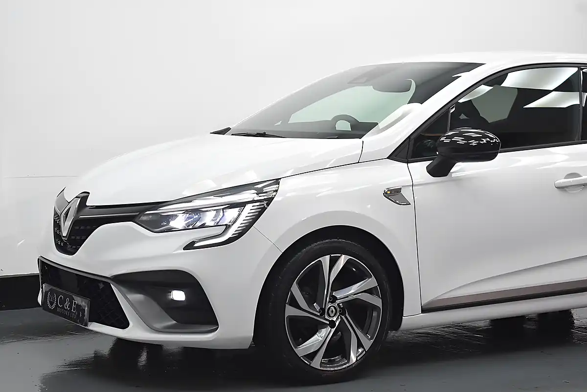 Used 2023 Renault Clio RS Line Glacier White - Interior and Exterior details 3