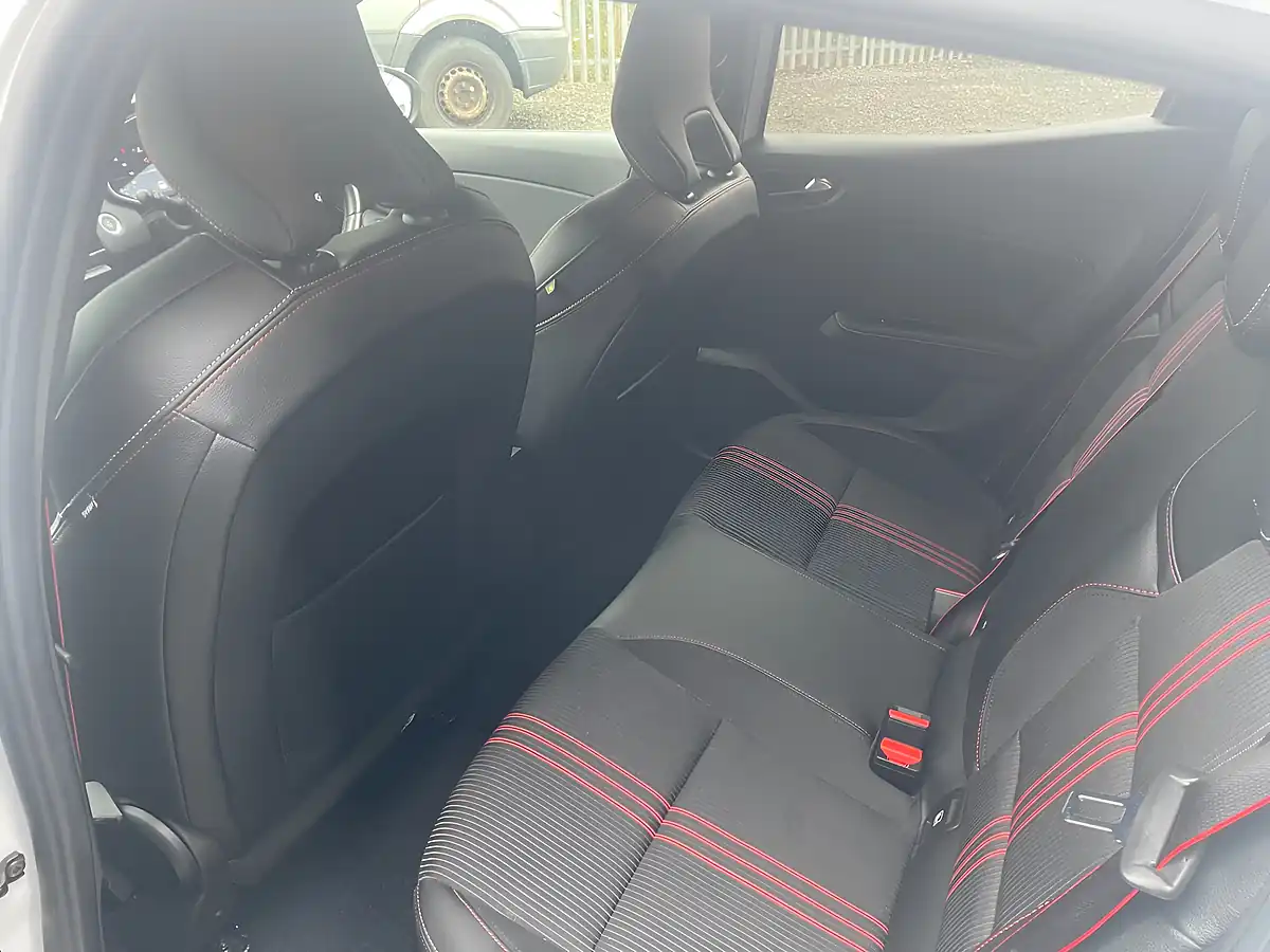 Used 2023 Renault Clio RS Line White - Interior and Exterior details 11