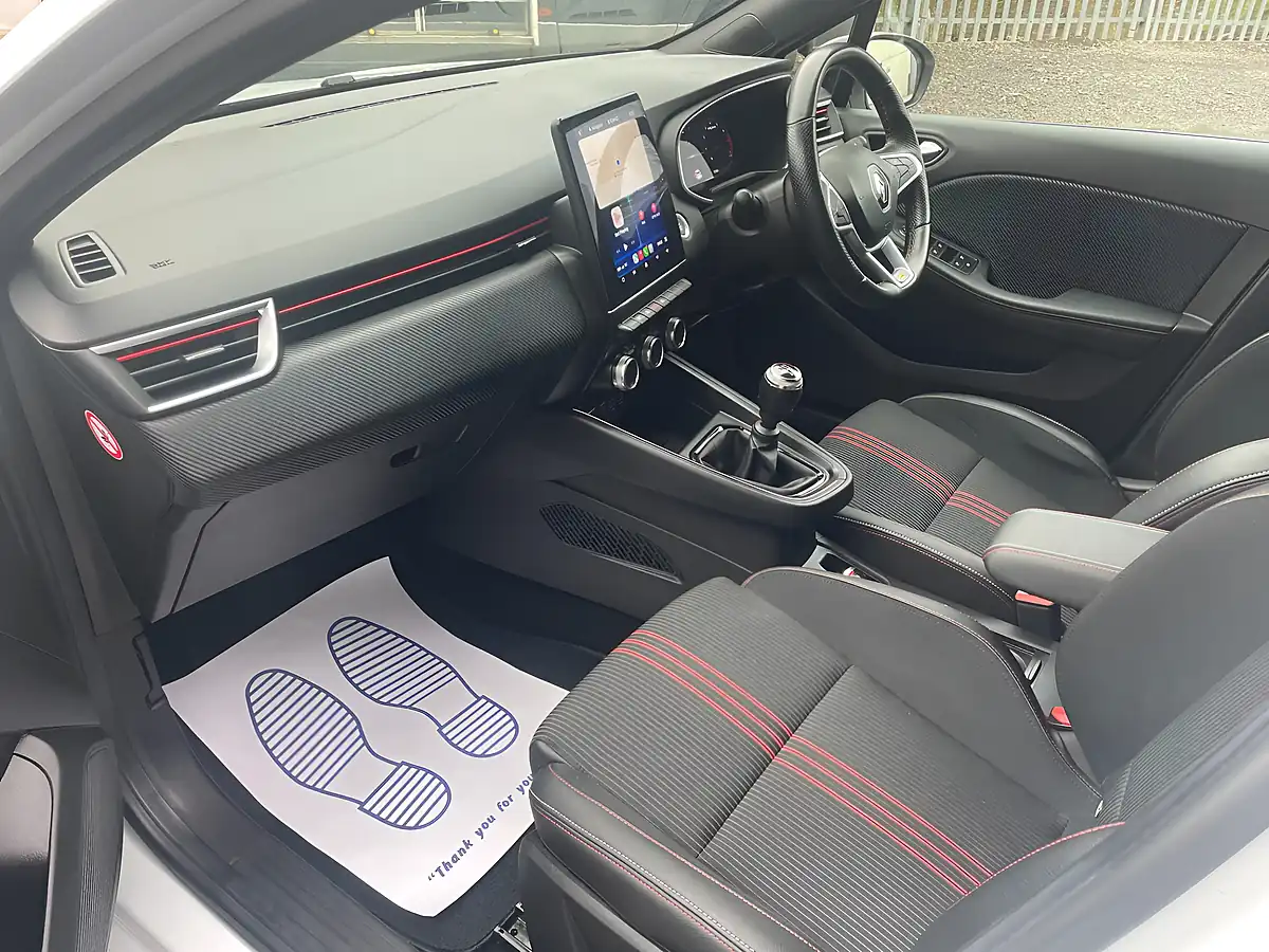 Used 2023 Renault Clio RS Line White - Interior and Exterior details 12