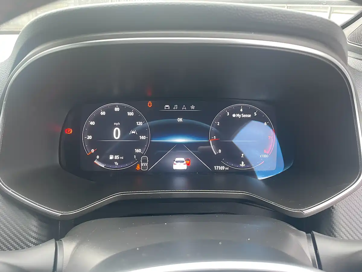 Used 2023 Renault Clio RS Line White - Interior and Exterior details 15