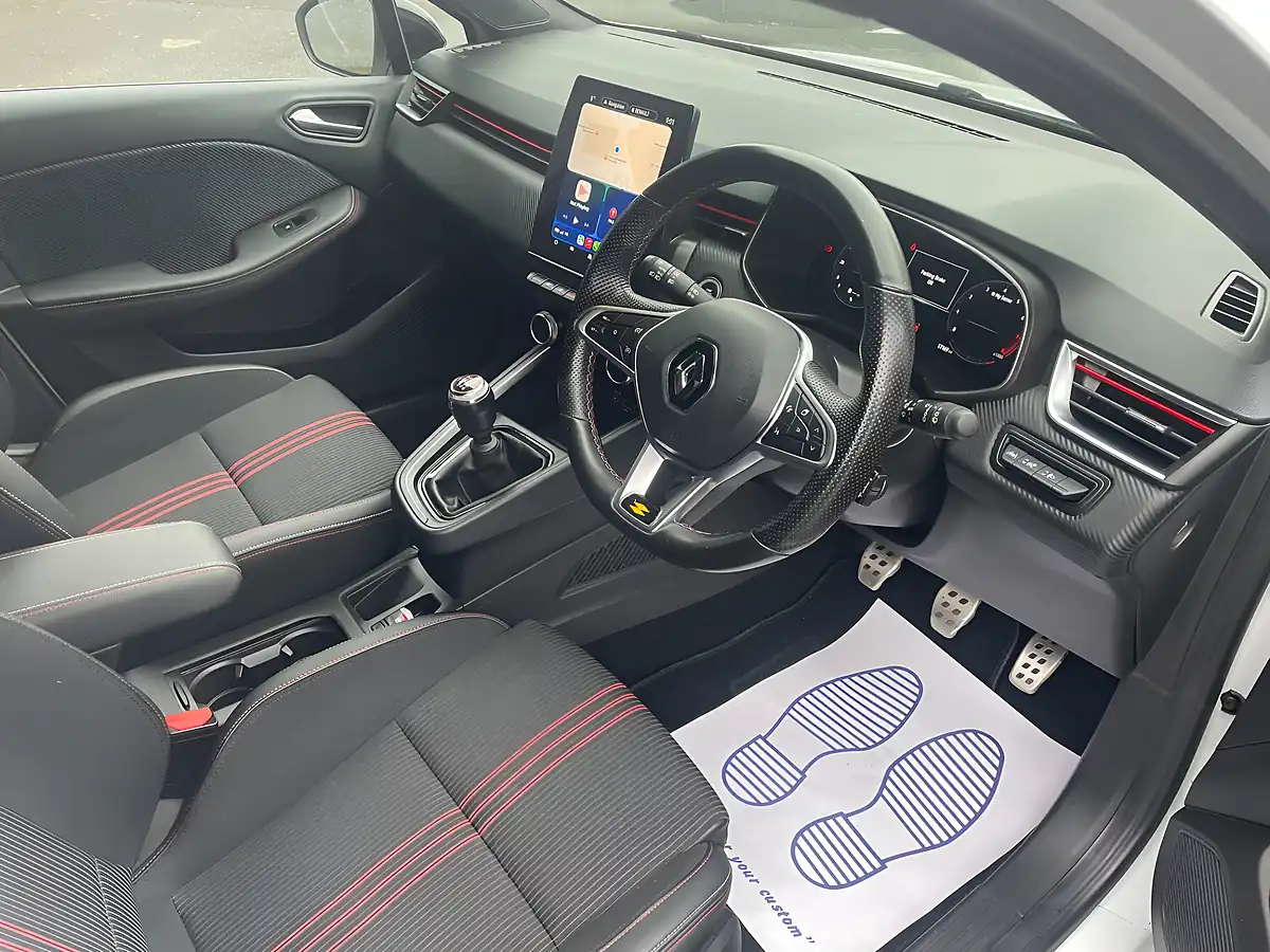Used 2023 Renault Clio RS Line White - Interior and Exterior details 9