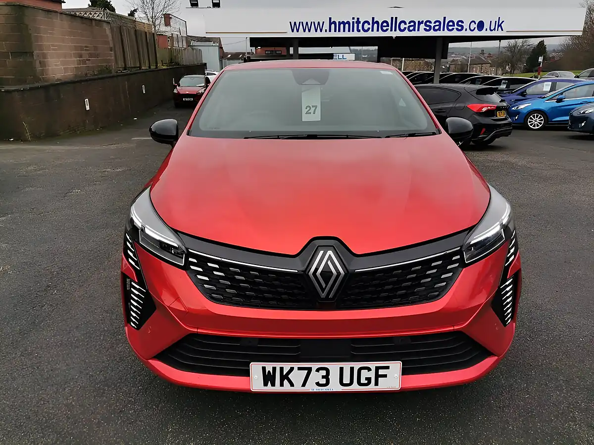 Used 2023 Renault Clio Techno Flame Red - Interior and Exterior details 3