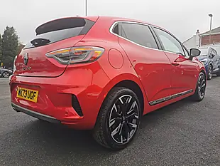 Used 2023 Renault Clio Techno Flame Red - Interior and Exterior details 8