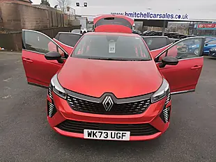 Used 2023 Renault Clio Techno Flame Red - Interior and Exterior details 9