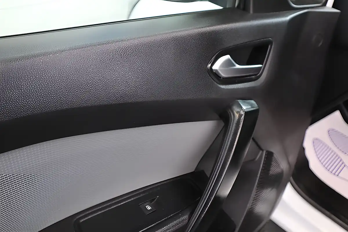 Used 2023 Renault Kangoo Advance White - Interior and Exterior details 13