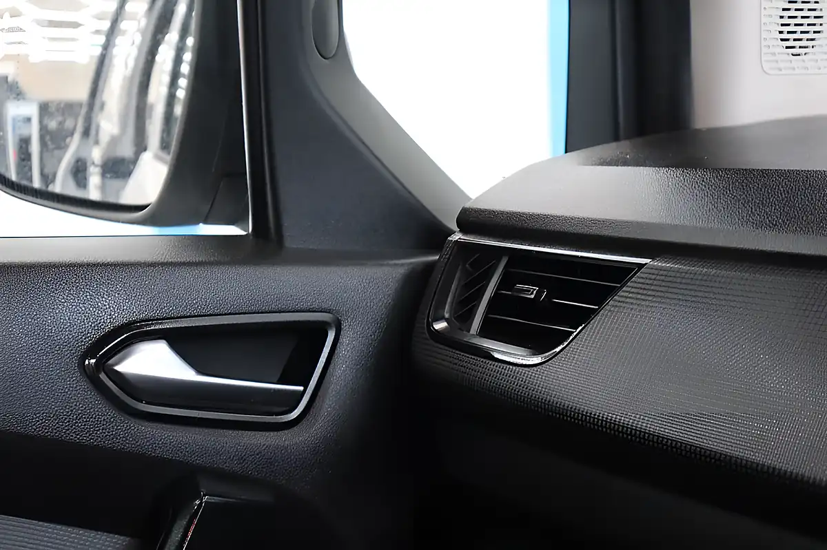 Used 2023 Renault Kangoo Advance White - Interior and Exterior details 19