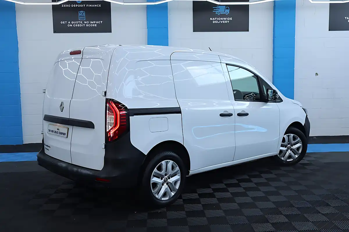 Used 2023 Renault Kangoo Advance White - Interior and Exterior details 9