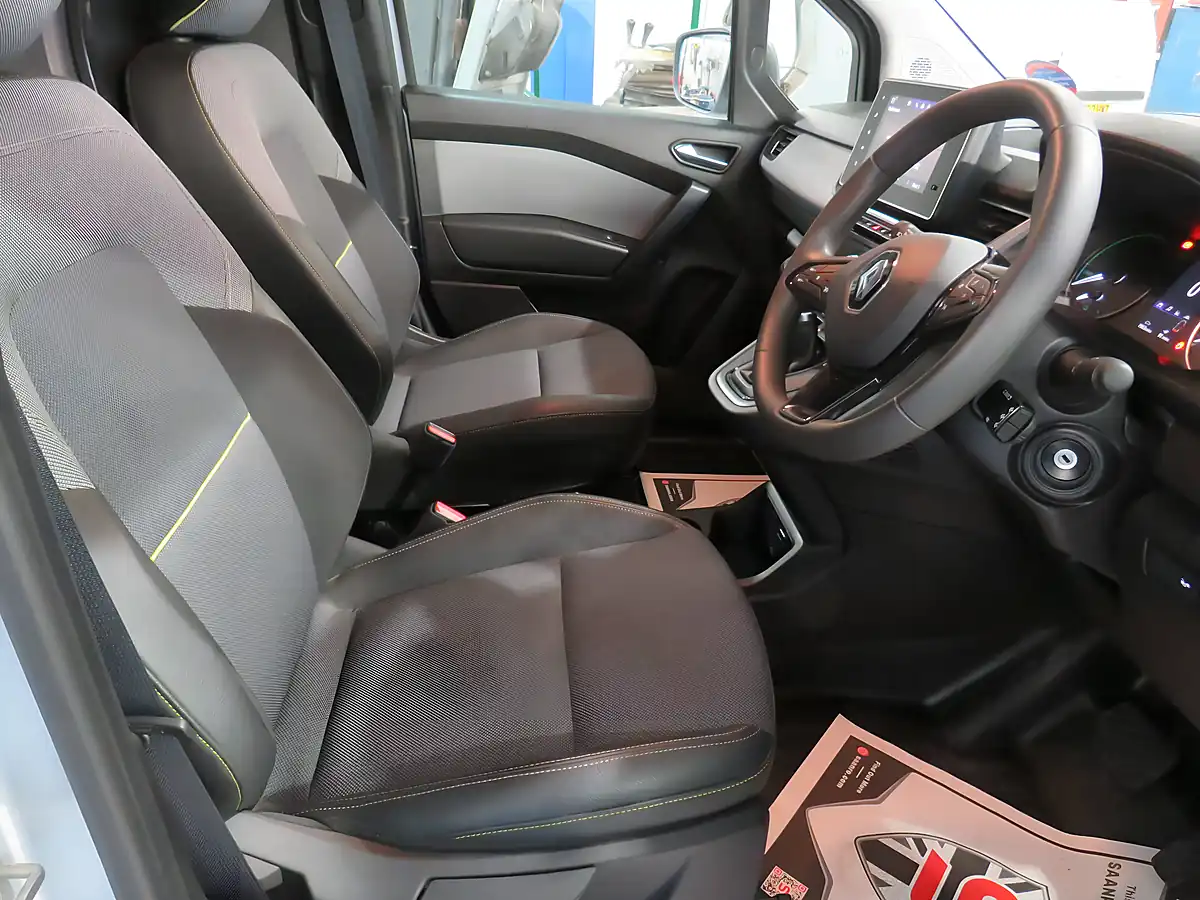 Used 2023 Renault Kangoo L1 ML19 Grey - Interior and Exterior details 11