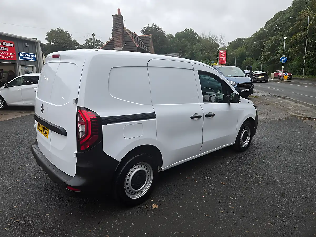 Used 2023 Renault Kangoo ML19 Blue Start Van White - Interior and Exterior details 12