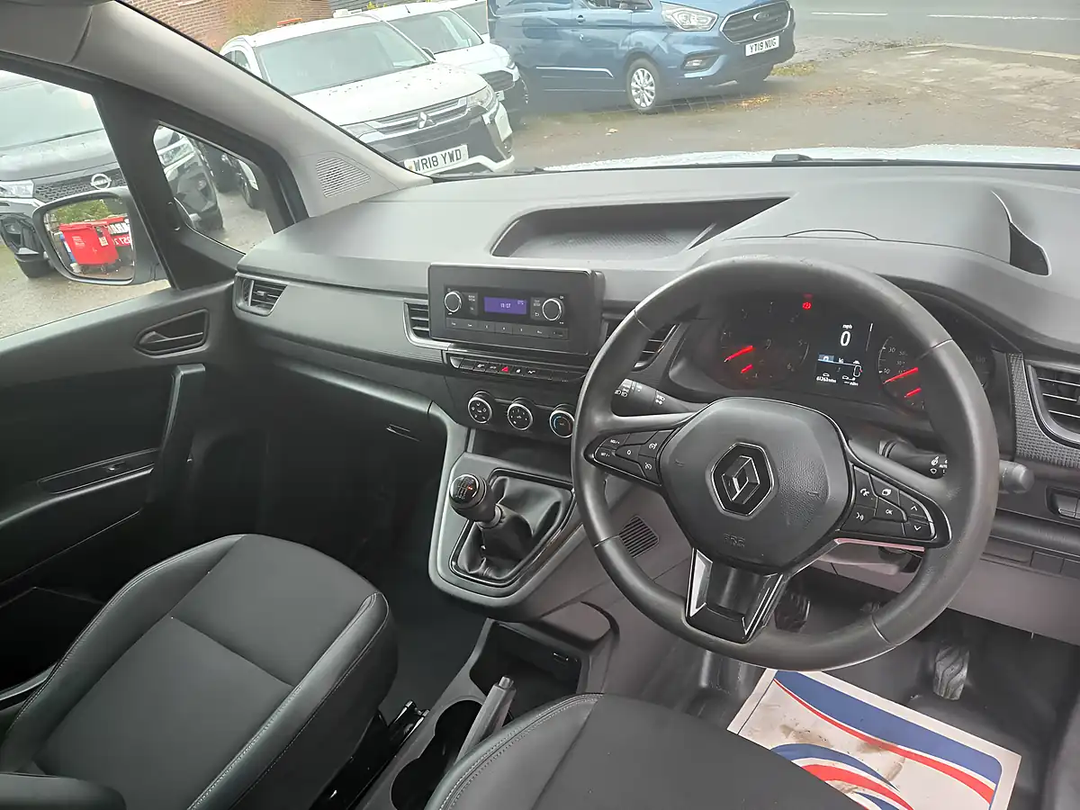 Used 2023 Renault Kangoo ML19 Blue Start Van White - Interior and Exterior details 17