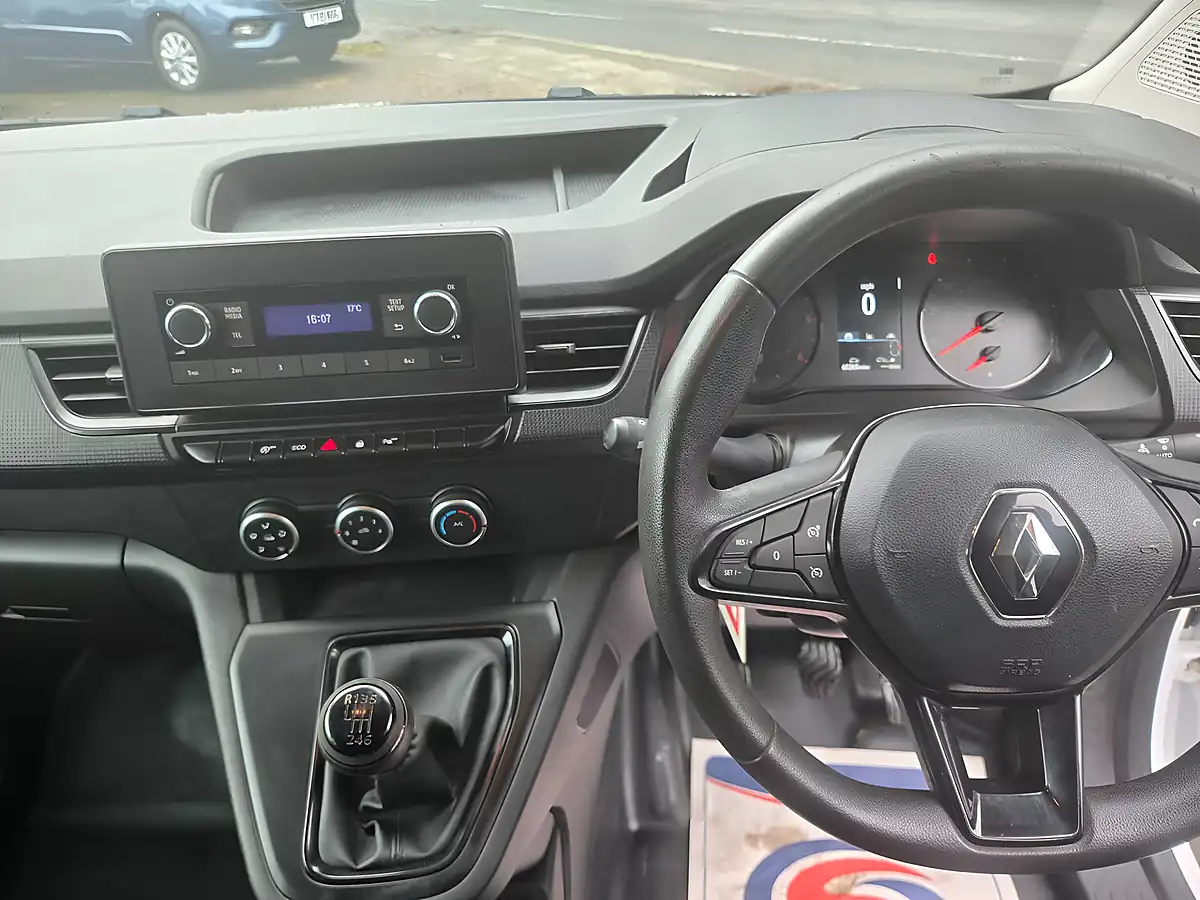 Used 2023 Renault Kangoo ML19 Blue Start Van White - Interior and Exterior details 18