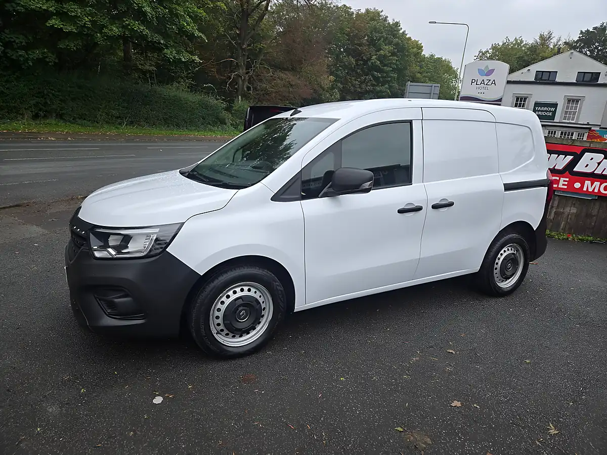 Used 2023 Renault Kangoo ML19 Blue Start Van White - Interior and Exterior details 3