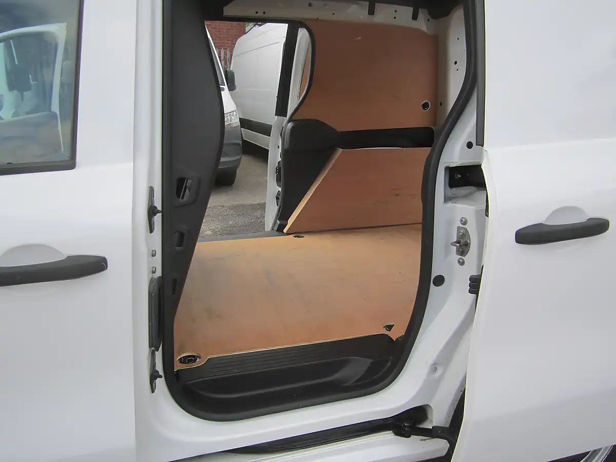 Used 2023 Renault Kangoo ML19 Start Blue White - Interior and Exterior details 10