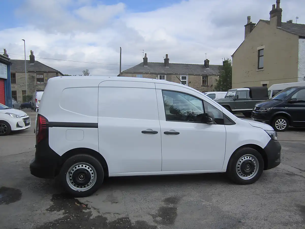 Used 2023 Renault Kangoo ML19 Start Blue White - Interior and Exterior details 3