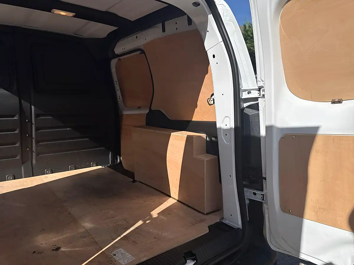 Used 2023 Renault Kangoo ML19 Start Mineral White - Interior and Exterior details 17