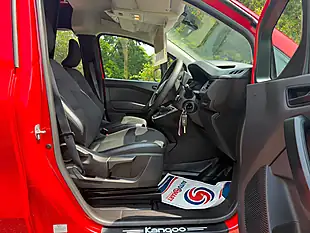 Used 2023 Renault Kangoo ML19 Start Mwb Red - Interior and Exterior details 10
