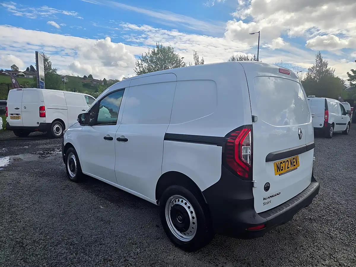 Used 2023 Renault Kangoo ML19 Start Mwb White - Interior and Exterior details 16